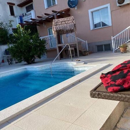 Lovely 3 Bedroom Apartment In Quiet Area W/ Pool Pula Exterior photo